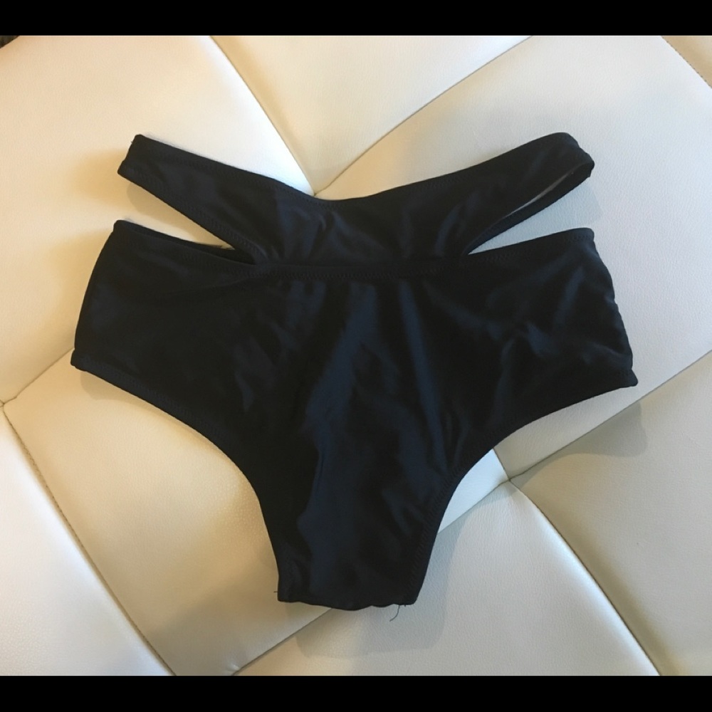Black bikini bottoms